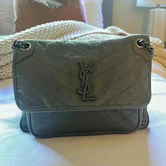 Yves Saint Laurent Handbags - Saint Laurent Niki Medium